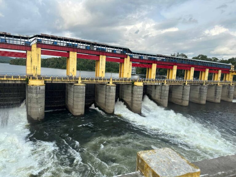 bhoothathankettu-barrage-idamalayar-ernakulam-tourist-attraction-8L1ntcs4f7.jpg